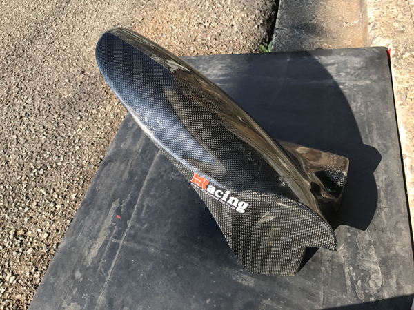 RVF400 カーボンリアフェンダー