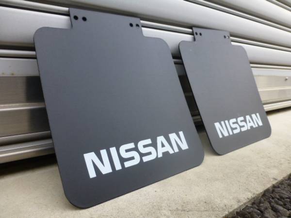 日産 マッドガード 泥除け 北米 トラッキン ダットサン 620 720 