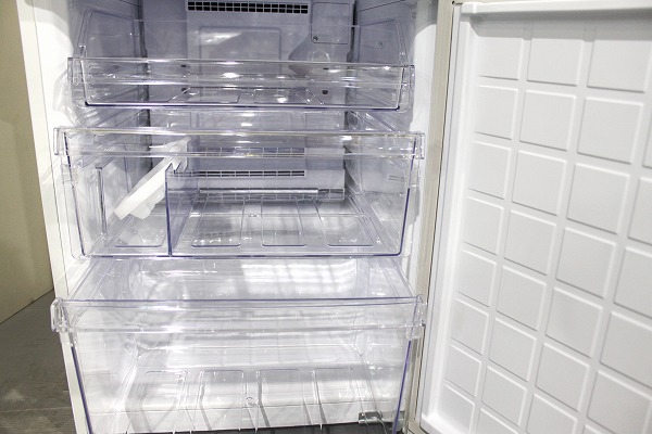 美品】シャープ SHARP 2ドア冷蔵庫 SJ-PD27B 271L 2016年 ホワイト系