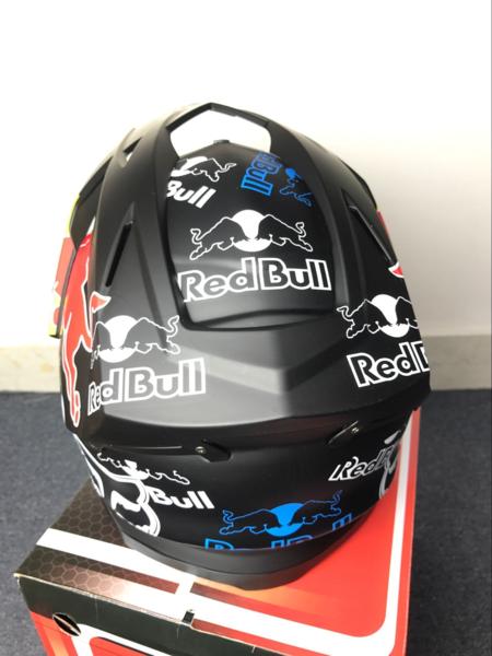 限定品 Redbull ヘルメット Foxロゴ入り オフロードヘルメット サイズxl 61cm 艷消し黒 Xlサイズ 売買されたオークション情報 Yahooの商品情報をアーカイブ公開 オークファン Aucfan Com