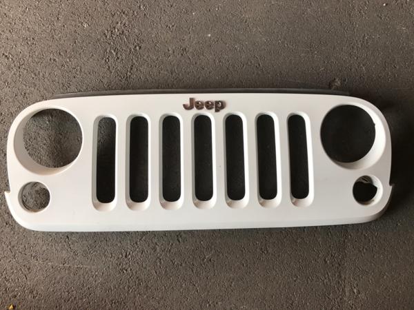 JEEP ラングラーJK 純正グリル 白 【公式通販】
