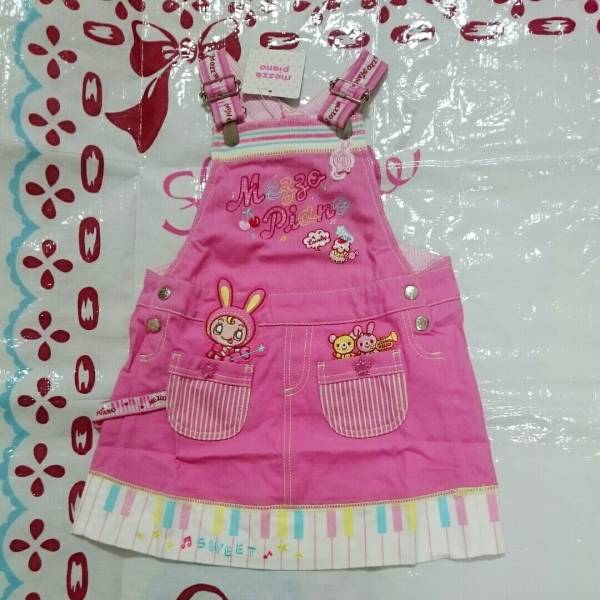 メゾピアノ☆新品未使用 キャンディシリーズ ベリエちゃんジャンパースカート メゾピアノ☆新品☆ベリーちゃんと音符の 裾 鍵盤 ジャンパースカート
