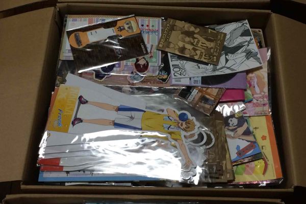 アニメ系雑貨 まとめて 110サイズ箱 詰め合わせ B10034