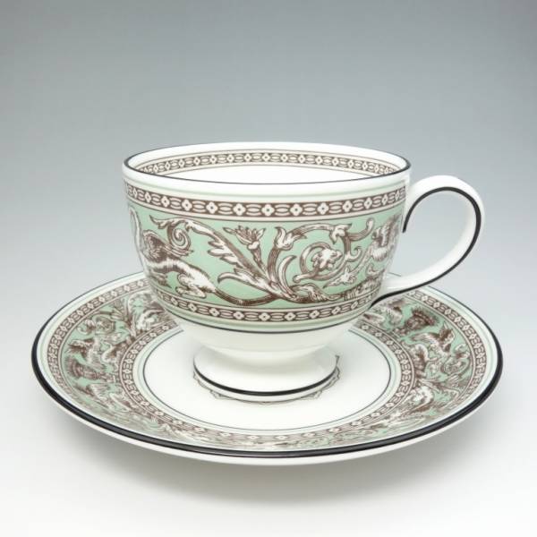 ウェッジウッド(Wedgwood) フロレンティーン セージグリーン ティーカップ&ソーサー(リー)　D272 【Sランク】