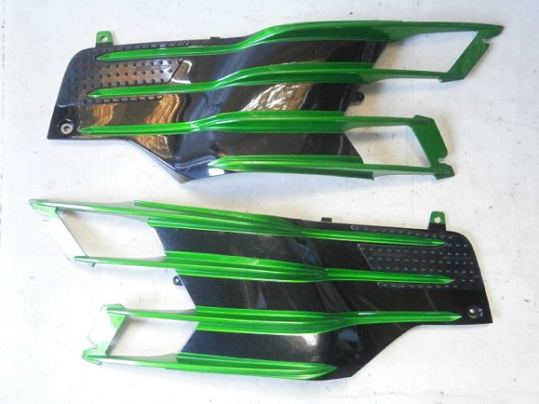 ○ZX-14R用○純正サイドパネル(サイドフィンって言いますが)です○状態