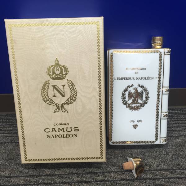 カミュ ナポレオン ブック 700ml CAMUS 古酒未開栓 NAPOLEON 紳士と