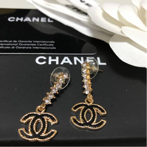 新品New CHANEL正規品ココマークチェーンラインストーンブラック×ゴールドピアス フランスパリCHANEL本店購入商品