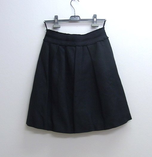 定番人気，格安 アドーア ADORE タック バルーン スカート 38(アドーア)｜売買されたオークション情報、yahooの商品情報をアーカイブ公開 - オークファン アドーア