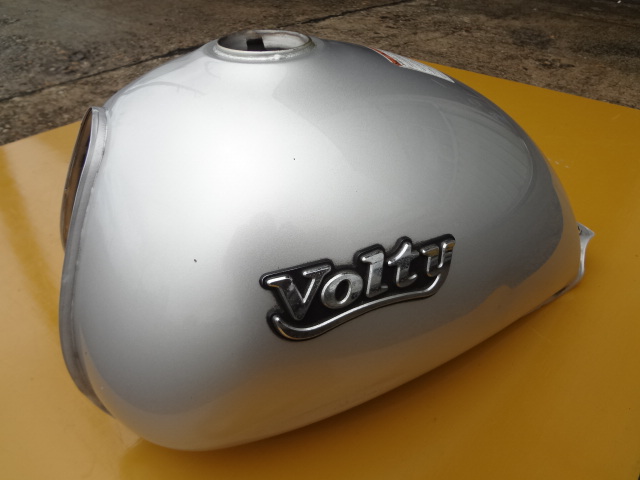 ♪スズキ ボルティー250 NJ47A 純正フューエルタンク 燃料タンク