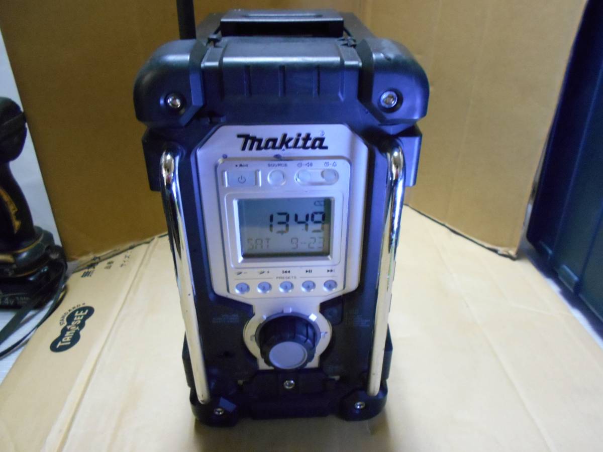 マキタ makita MR103 ほぼ未使用の美品！売り切り1円スタート!! 現場ラジオ