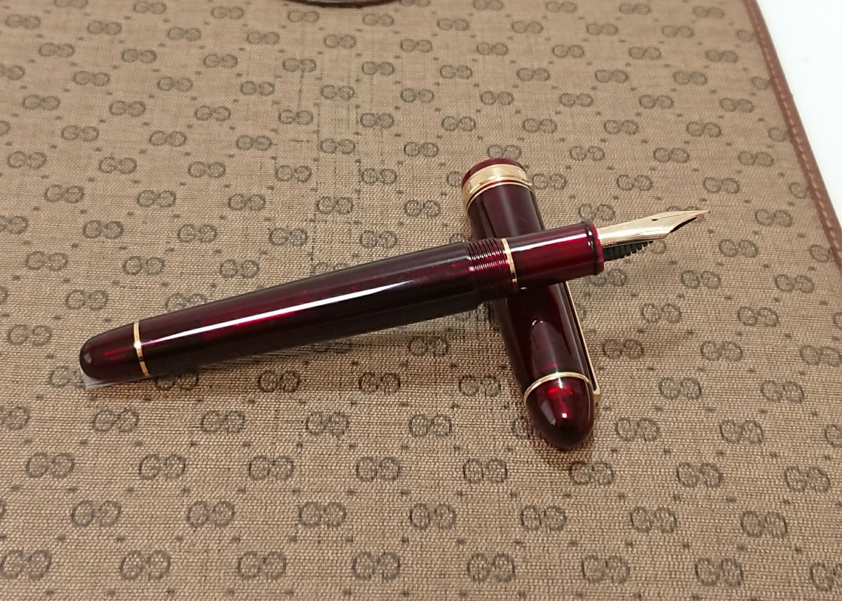 新品 未使用 プラチナ Platinum 万年筆 3776 スケルトン Century センチュリー ブルゴーニュ 大型 ペン先14K 585 M 日本製 ゴールド