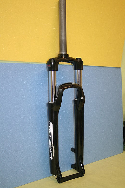 新品 SRサンツアー XCT MTB用 トラベル：100mm 26インチ用　白と黒色で選択