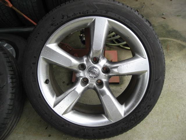 Ｚ３３　純正タイヤホイール　4本