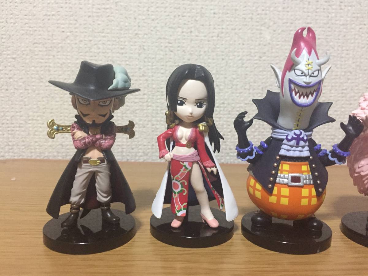 美品 一番くじ ワンピース マリンフォード編 E賞 王下七武海 ワールド 