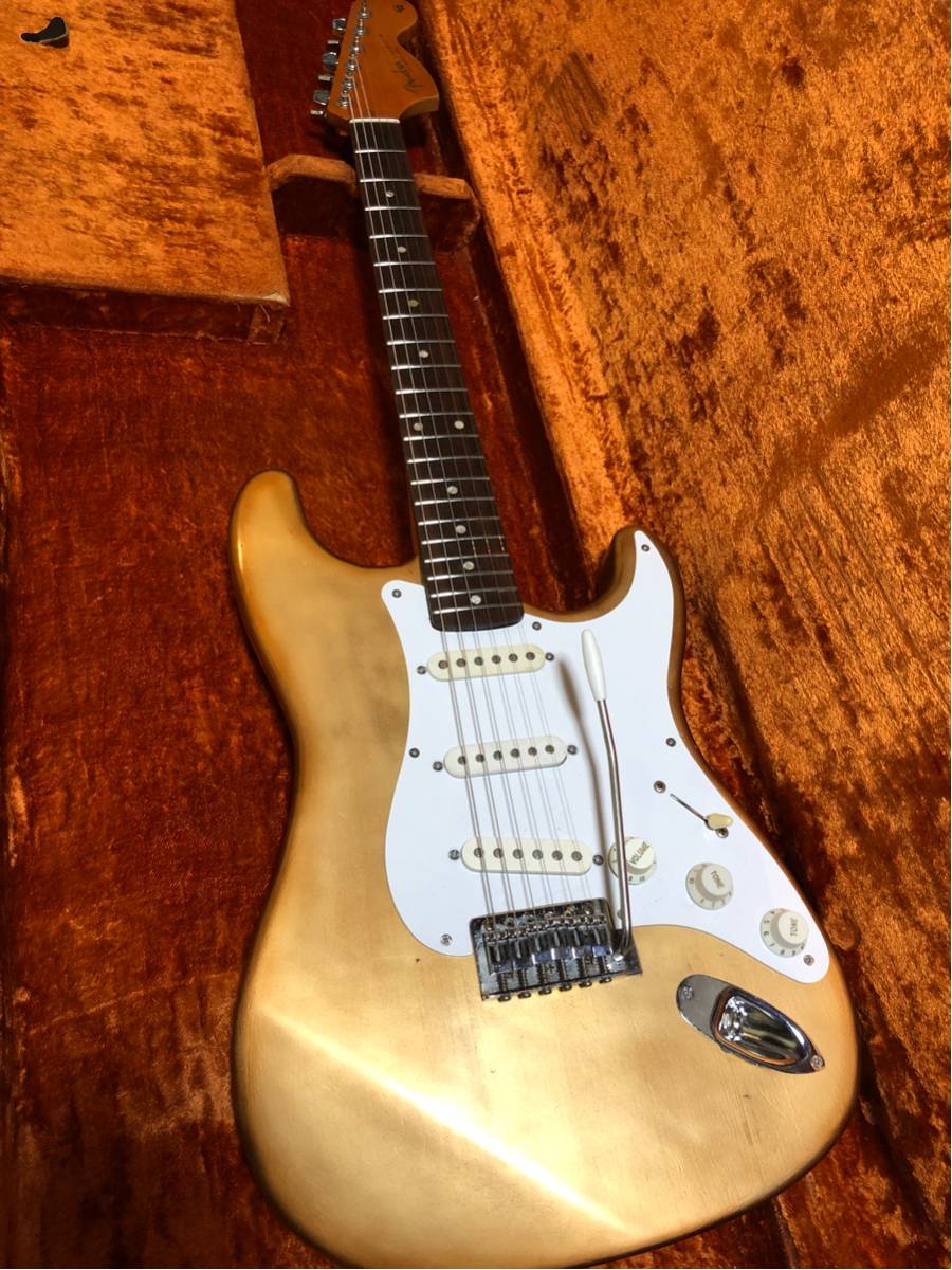 レリック ストラト ゴールド オールラッカー塗装 ロゴ FENDER