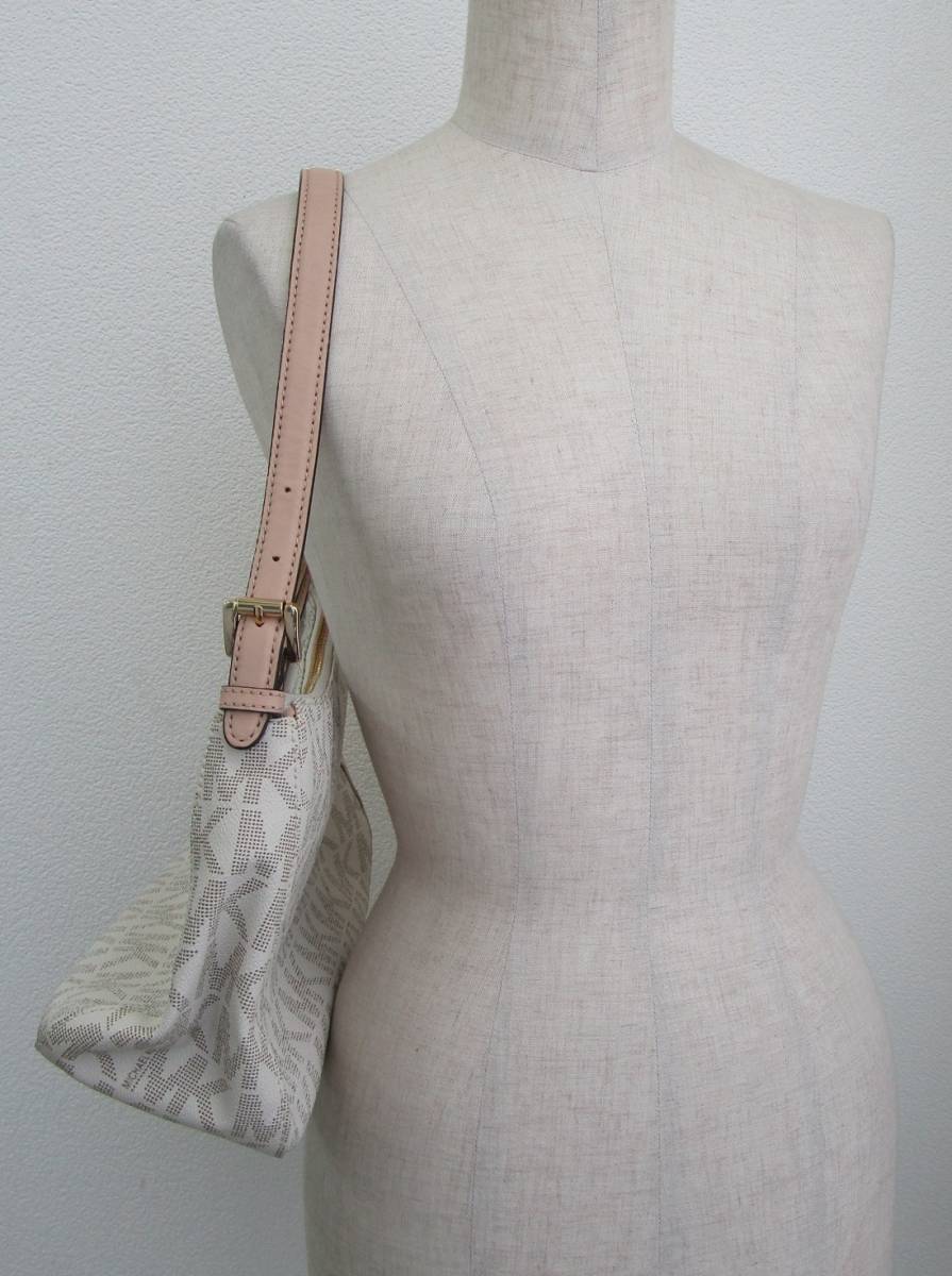 ☆MICHAEL KORS マイケル・コース ブランドモノグラム ショルダーバッグ 美品!!☆