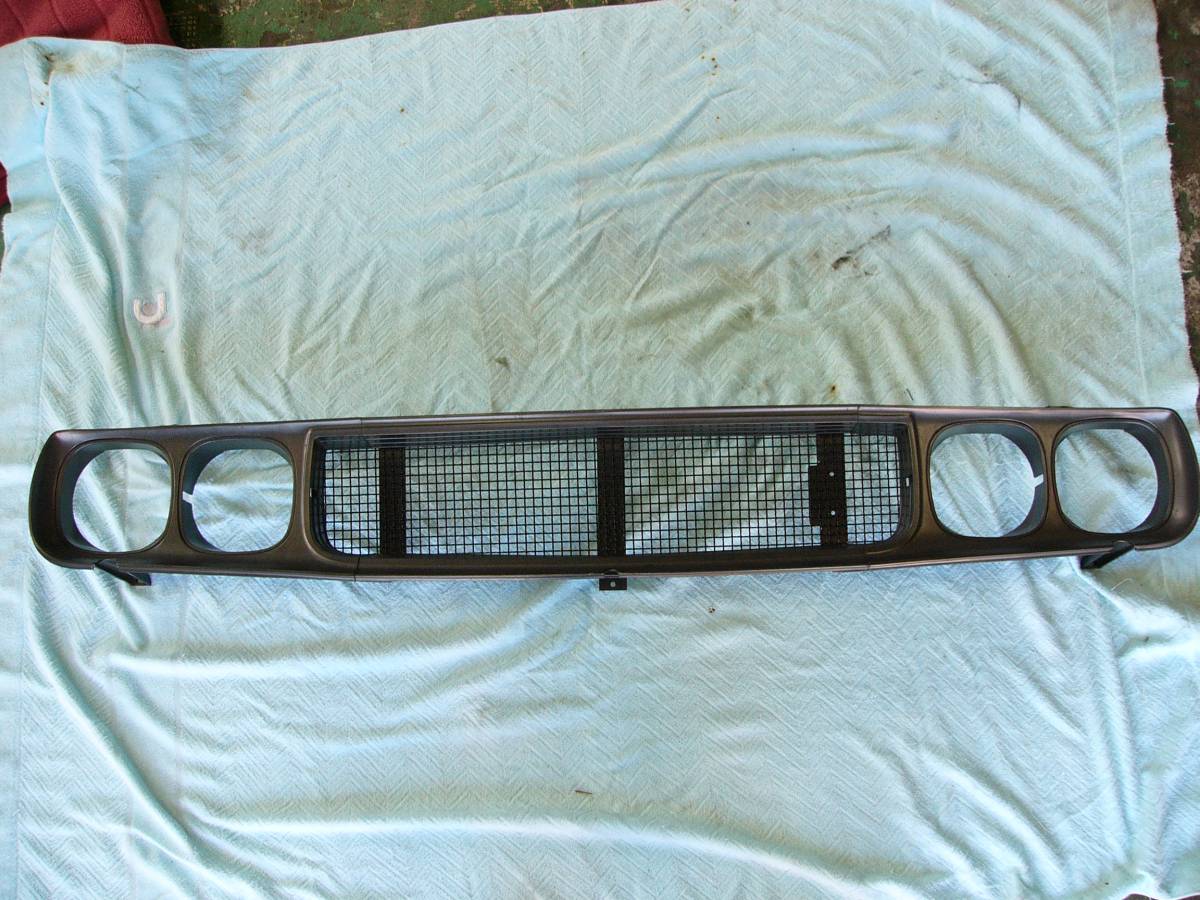 ケンメリスカイラインGTRフロントグリル