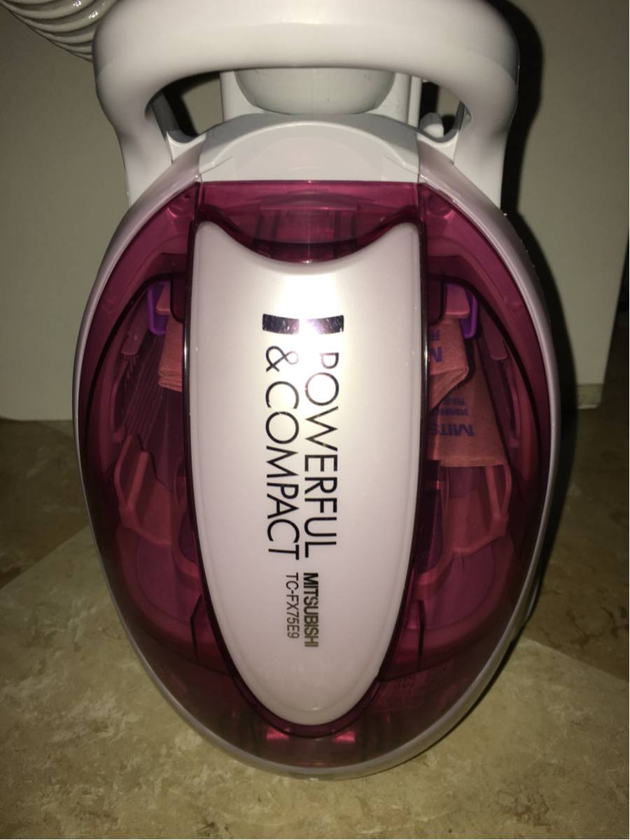 三菱紙パック掃除機中古品TCFX75E9