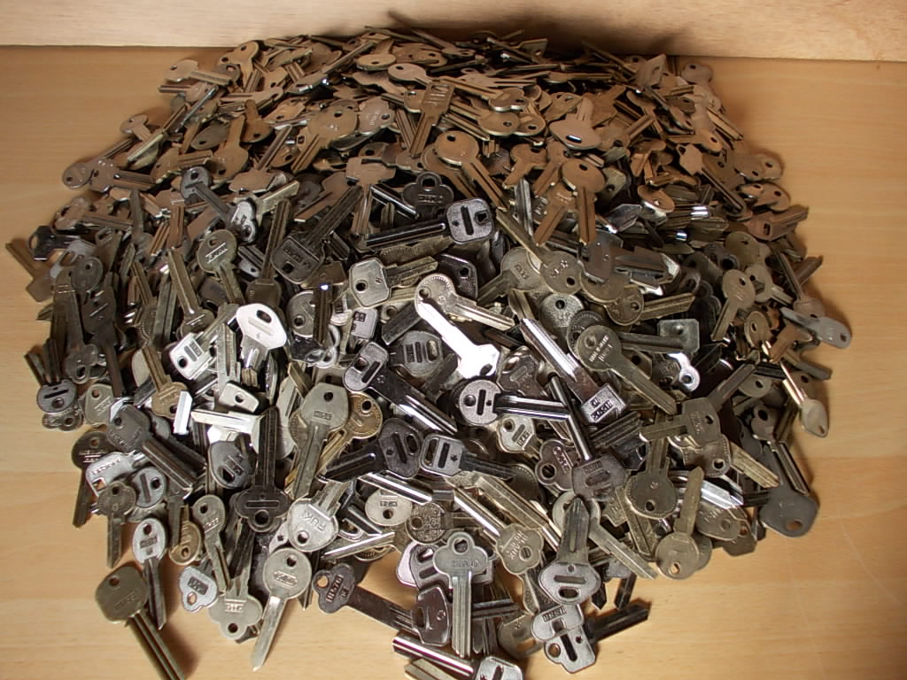 ② ブランクキー　約 1５kg ほとんど Hキー