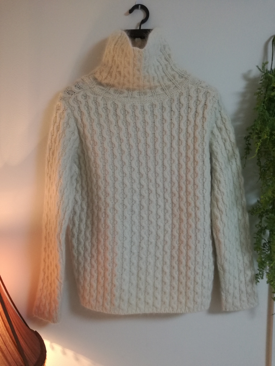 ■アンゴラ混タートルネックニット♪オフホワイト白アイボリーL