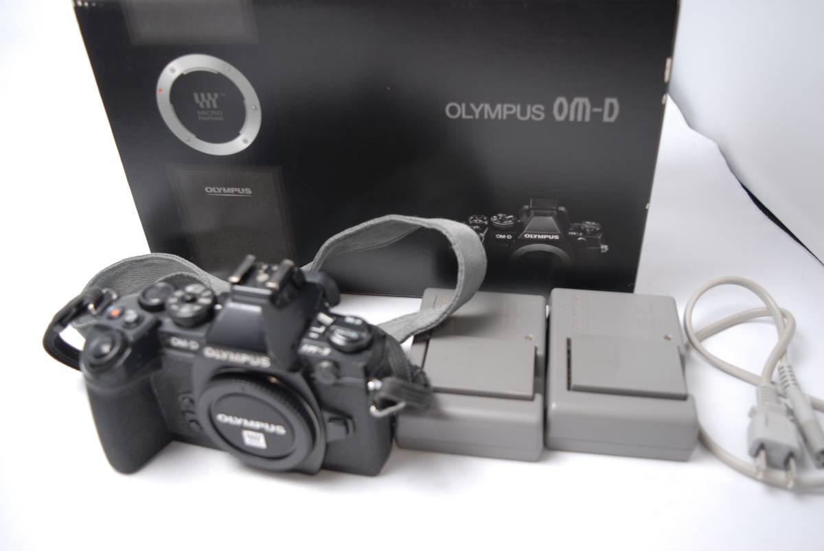 OLYMPUS OLYMPUS ミラーレス一眼 OM-D M1 ボディ ブラック 防塵 防滴 