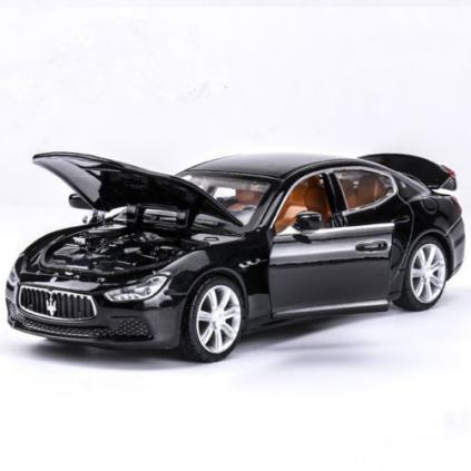 送料無料 1/32 マセラティ ギブリ S Q4 ダイキャストカー 黒 ブラック 人気 趣味 ガレージ コレクション ミニカー ディスプレイ