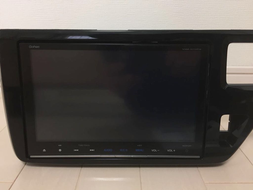中古】VXM-165VFNI 9インチナビ