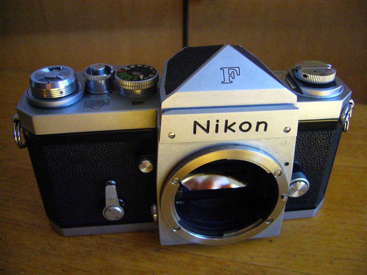 名機、フイルムカメラ、NIKON F、アイレベルファインダー付き、富士山