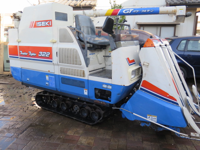 イセキ ３条刈り　コンバイン　ＨＦ322Ｇ　グレンタンク　430Ｈ　本年度刈入