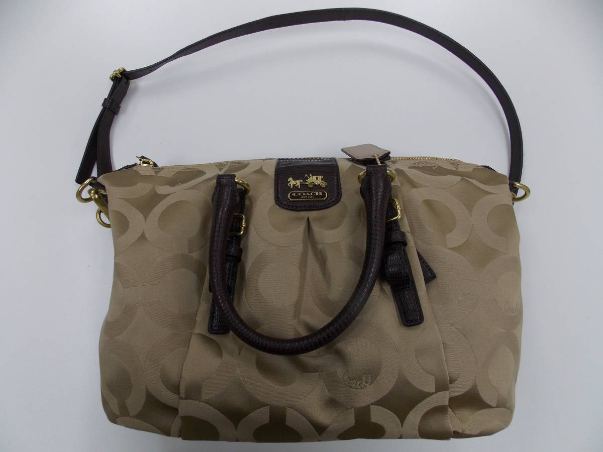 A*l様 COACH シグネチャー 2WAY ショルダーバッグ グリーン 中古・古着 