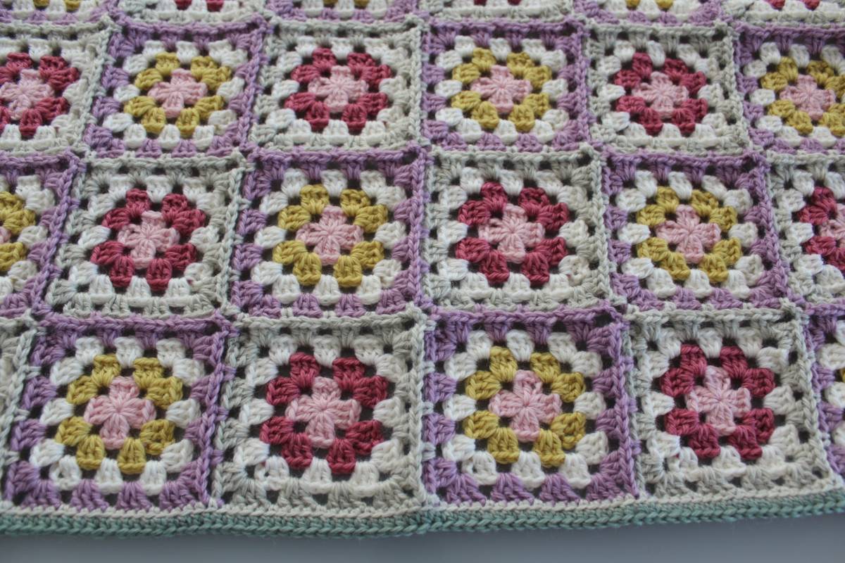 ハンドメイド ブランケット ひざ掛け かぎ針編み 手編み モチーフ
