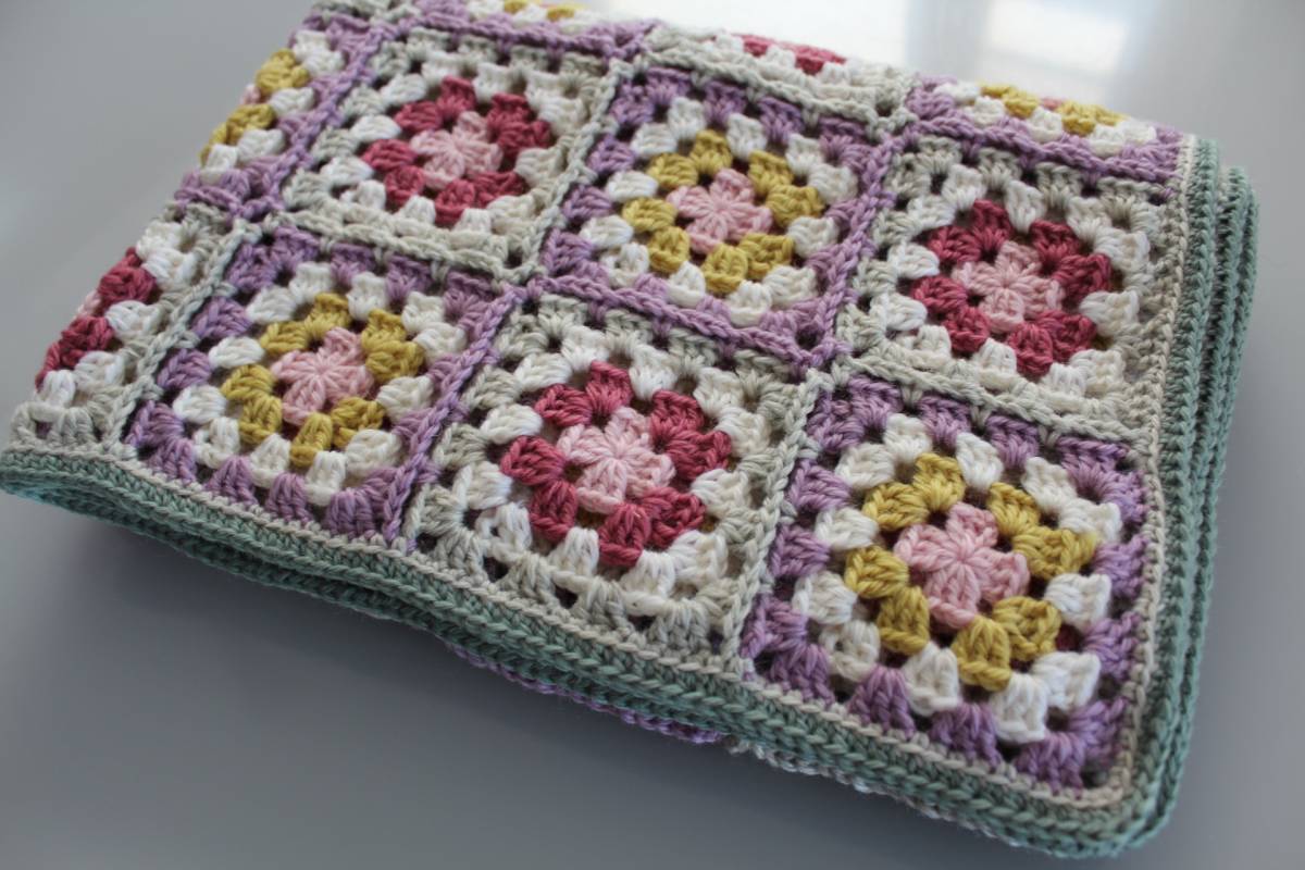 ハンドメイド ブランケット ひざ掛け かぎ針編み 手編み モチーフ