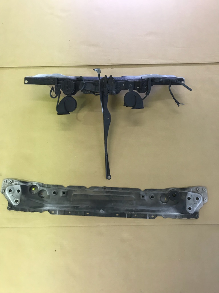 210系　クラウン　アスリート　AWS210　AWS211　GRS210　GRS211　GRS214　純正　ラジエーター　コアサポート　良品