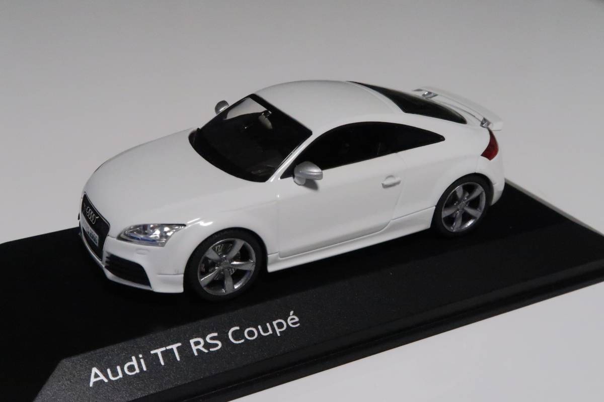 アウディ特注 絶版1/43 Audi TT RSクーペ(8J) ホワイト