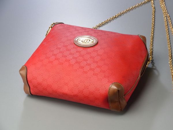 R1386【vintage】イタリア製*オールドグッチ/OLD GUCCI*GG◎PVC×レザー*チェーンストラップ*ショルダーバッグ/ポシェット*レッド オールドグッチ ヴィンテージ GUCCI Vintage old お宝オールドグッチの謎が解明!イタリア製ではなく、○○製だっ