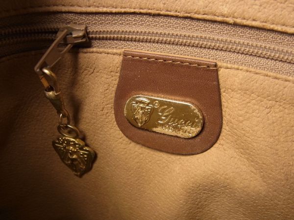 R1386【vintage】イタリア製*オールドグッチ/OLD GUCCI*GG◎PVC×レザー*チェーンストラップ*ショルダーバッグ/ポシェット*レッド オールドグッチ ヴィンテージ GUCCI Vintage old お宝オールドグッチの謎が解明!イタリア製ではなく、○○製だっ