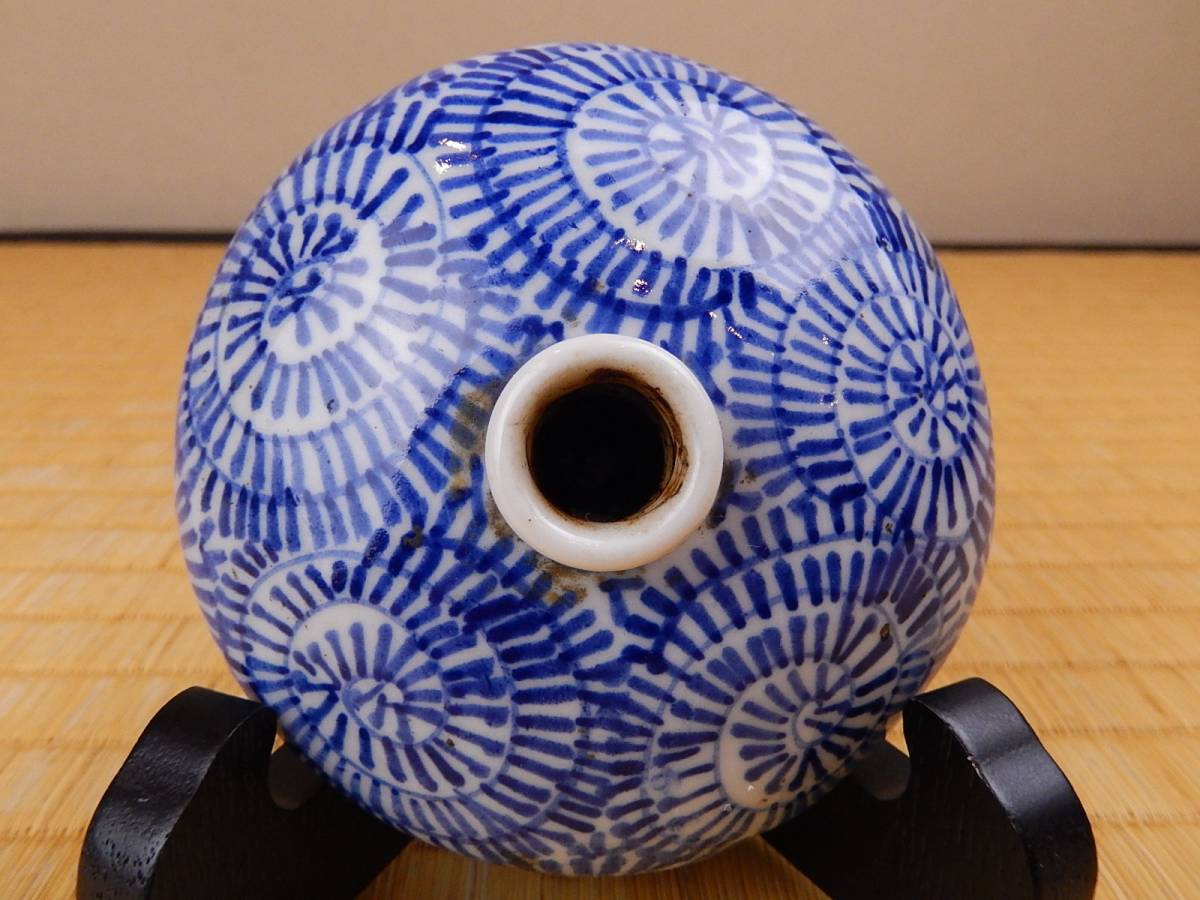 [道]伊万里　染付線描蛸唐草油壷【ZB261】