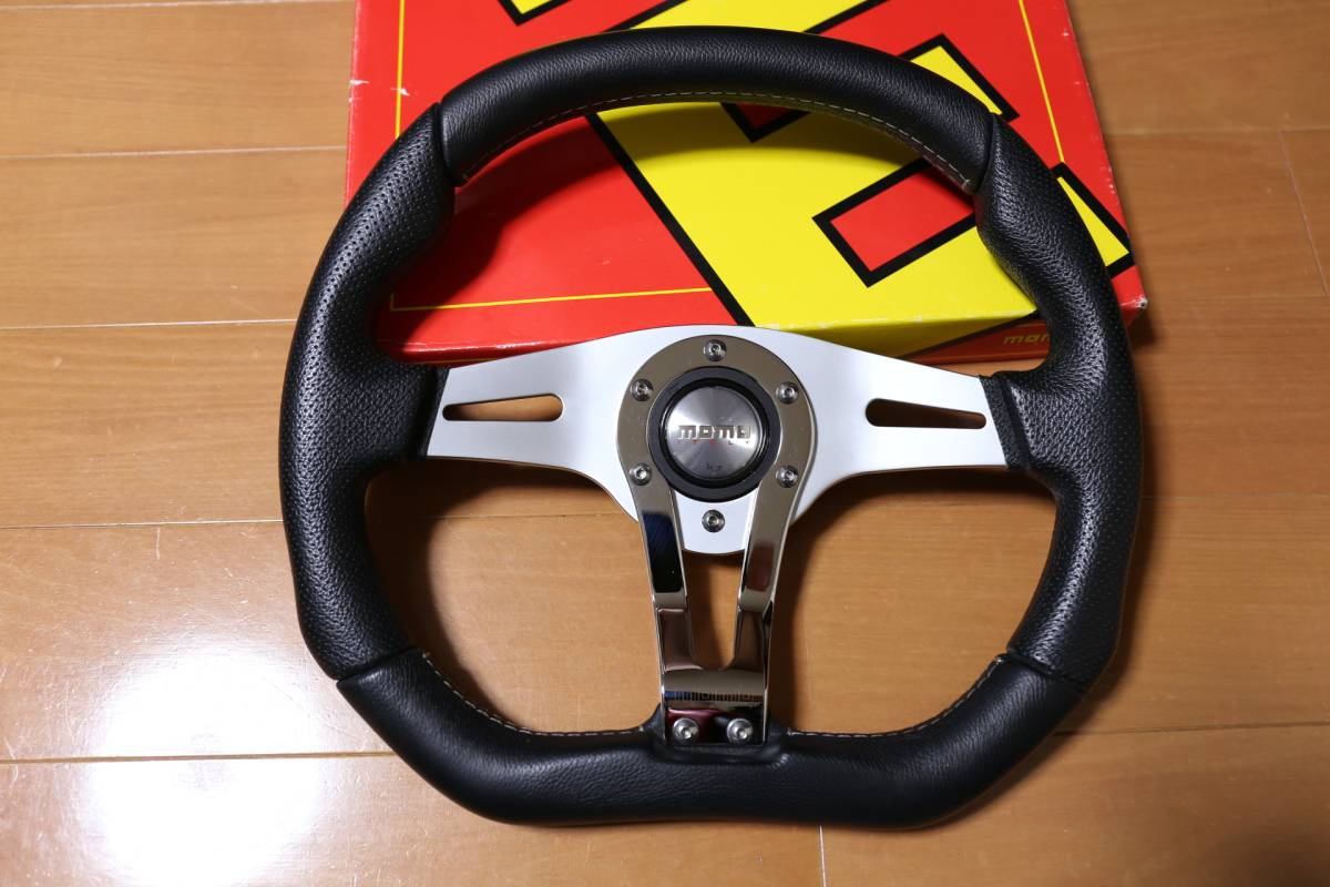 正規品】モモ MOMO ステアリング TREK トレックR 350mm ブラックレザー