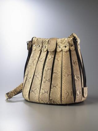 【驚きの破格値，大得価】 L7063 デオロン/DEORON リアルパイソンレザー/ヘビ革&times;牛革 プリーツ 巾着型/ショルダーバッグ/鞄 アイボリー&times;ブラック系(皮革製)｜売買されたオークション情報、yahooの商品情報をアー その他