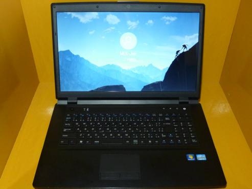 Clevo 17,3-inch Linux | Workstation NH70RZQ CLEVO 17.3-inch laptop