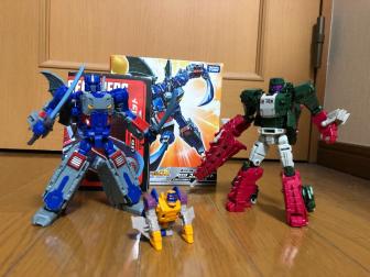 トランスフォーマーレジェンズ LG-EX コンボバット アマゾンの対決