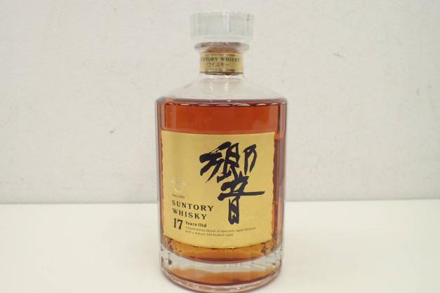 未開栓 サントリーウイスキー 響 17年 ゴールドラベル 750ml 43