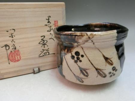 茶道具●美品 できのよい閑山窯 黒織部茶碗 共箱付●