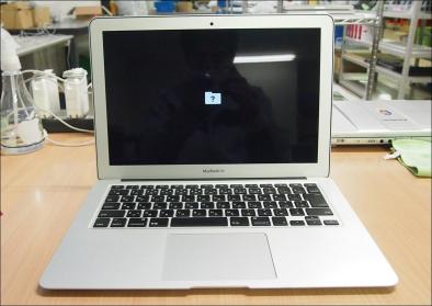 Apple MacBook Air A1466 (13-inch， Mid 2013) ジャンク品
