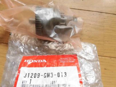 旧車 ホンダ 　リード９０ 純正ピニオンギヤ 新品 ３１２０９－GW３-０１３　ジョーカー９０
