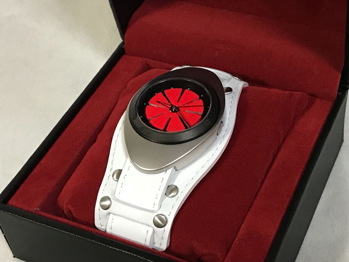 仮面ライダー1号変身ベルト型腕時計 ホワイト