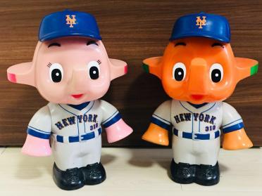 大人気，人気セール ニューヨーク ヤンキース サトちゃん サトコちゃん ペア ソフビ 貯金箱 30cmコインバンク レア 非売品 佐藤製薬 店頭用 MLB グッズ 企業物(キャラクター)｜売買されたオークション情報、yahooの キャラクター