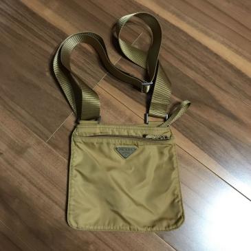 プラダPRADA★斜めがけショルダーバッグ★ゴールド