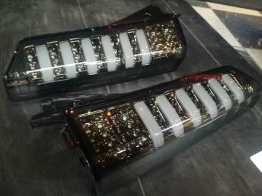中古　美品　絶版品　Clear World　クリアワールド　チューブフルLEDテール　スモークレンズ　CTH-47　N-box　ホンダ