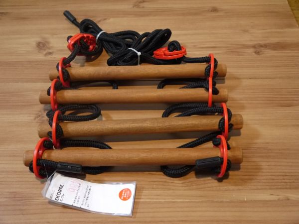 【未使用，廃盤，アウトレット品】イケア IKEA 縄ばしご (EKORRE エコレ)■アカシア無垢材■ラダー，梯子，北欧遊具，ディスプレイ雑貨■手渡可
